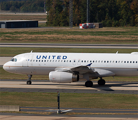 United uçağı bomba tehdidi nedeniyle acil iniş yaptı