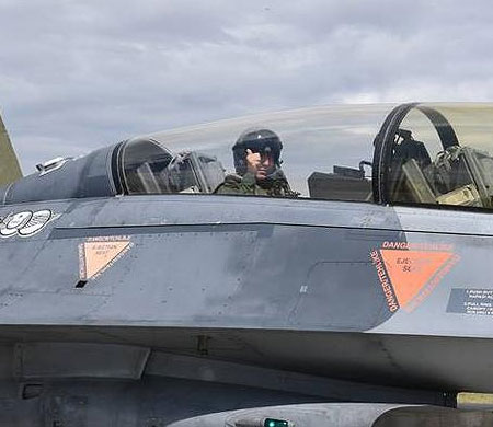 Org. Hulusi Akar F-16 ile uçtu