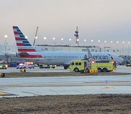 American Airlines uçağının iki lastiği patladı