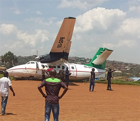 Kongo'da pistten çıkan uçak kırıma uğradı
