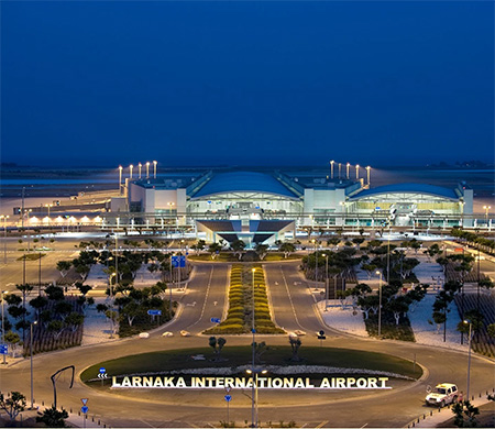 Larnaka Havalimanı'nda 16 kilo uyuşturucu ile yakalandı
