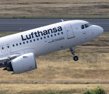 Lufthansa'da yüzlerce uçuş iptal