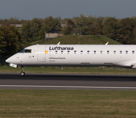 Lufthansa'dan CRJ1000 Hamlesi