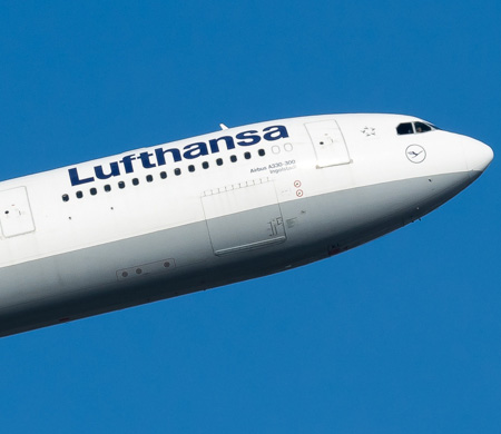 Lufthansa uçağını duman kapladı... Acil iniş yaptı!