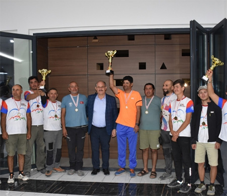 Karapınar'daki Yamaç Paraşütü Yarışması sona erdi