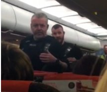 İki İngiliz yolcu uçuş boyunca Allahu Ekber diye bağırdı