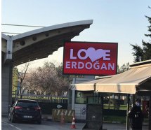 Sabiha Gökçen'de 'Love Erdoğan' görseli