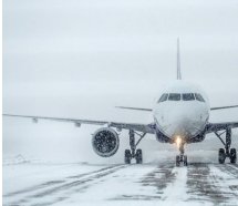 Şiddetli kar nedeniyle uçuşlar iptal edildi