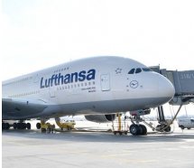 Lufthansa A380'lerini satışa çıkardı