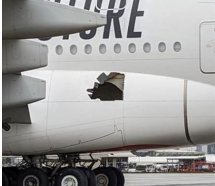 Emirates A380'i gövdesinde delikle 14 saat uçtu