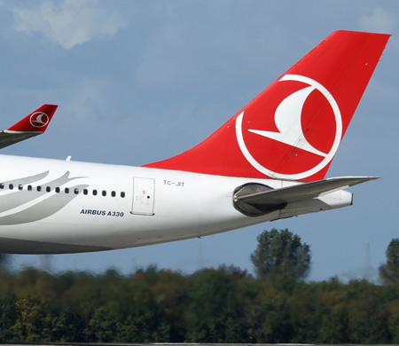 Türk Hava Yolları uçağı acil iniş yaptı