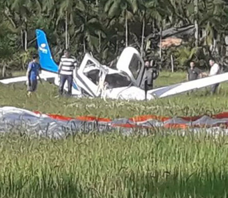 Küçük uçak düştü yaralanan olmadı